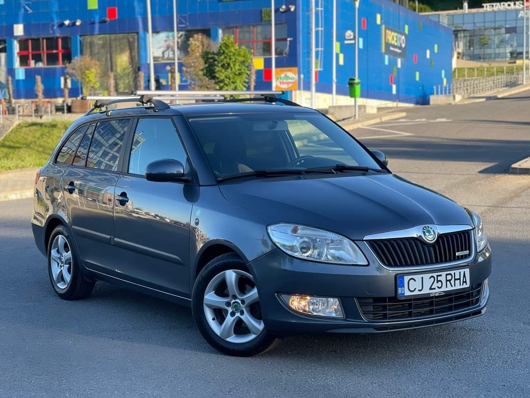 Mașină Scoda Fabia