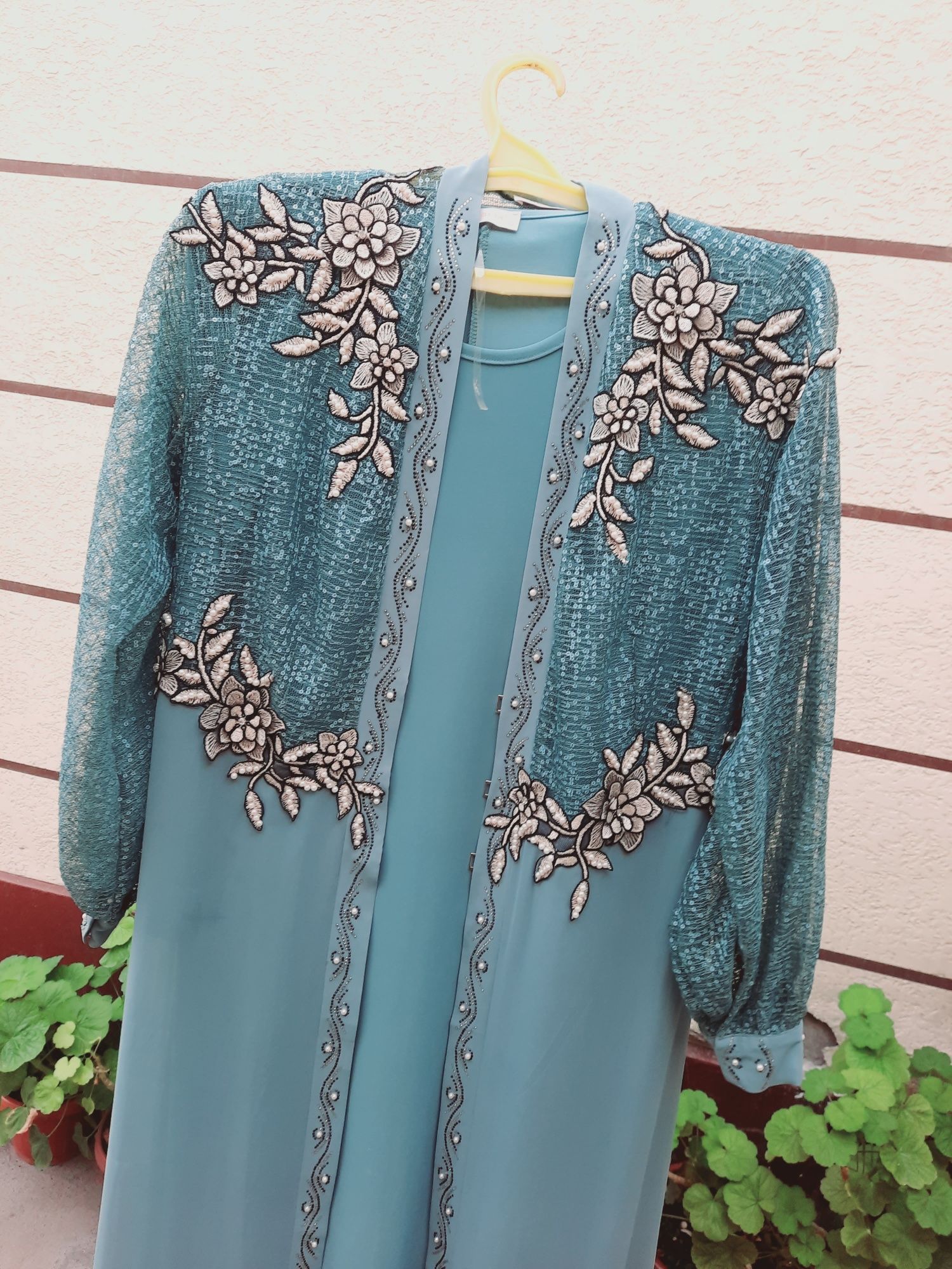 Abaya  razmeri 42 velikan