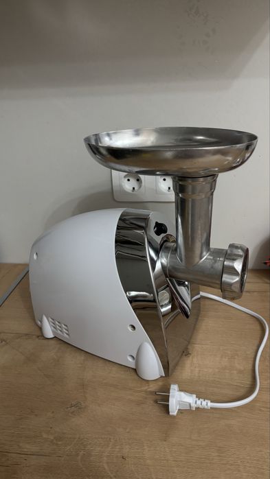 Мясорубка электрическая