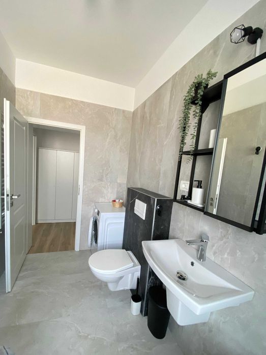 Proprietar inchiriez apartament cu 2 camere, spatios, loc de parcare