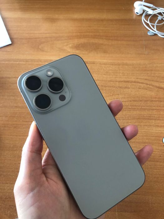 Продам iPhone 15 Pro на 128 GB. Телефон в идеальном состоянии