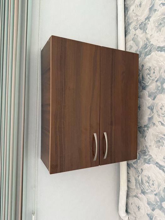 Настенный шкаф в отличном состоянии