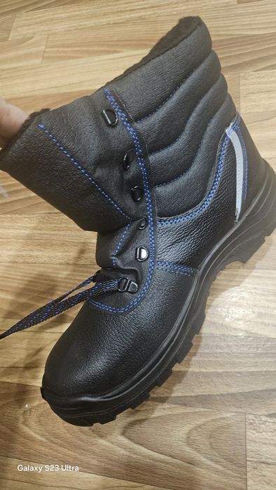 Продам спец.сапоги новые тёплые