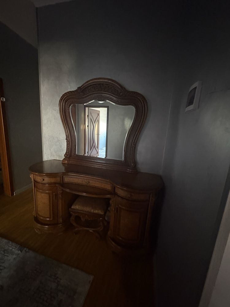 Mebel garnitur sotiladi
