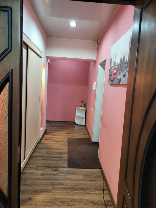 Сдам евро квартиру на Космонавт голубые купола