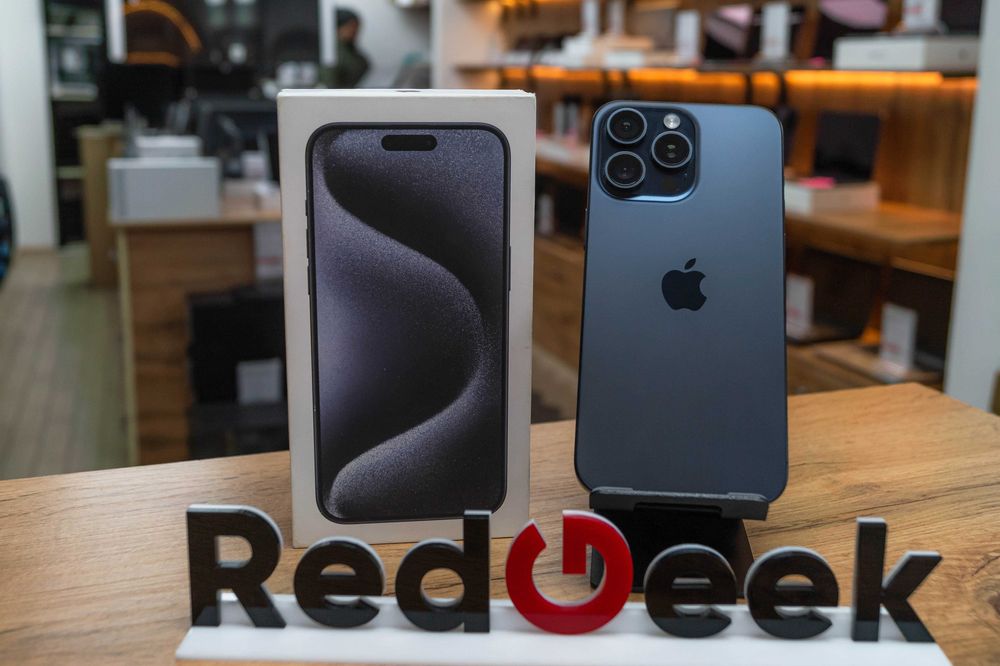 iPhone 15 Pro Max  256GB Магазин Red Geek