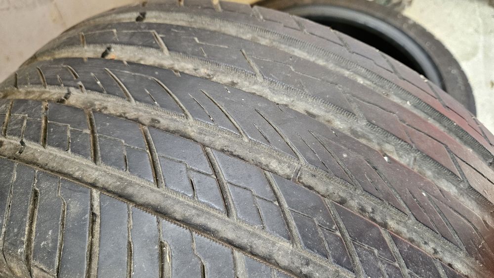 2бр гуми 235 45 17 дот 21