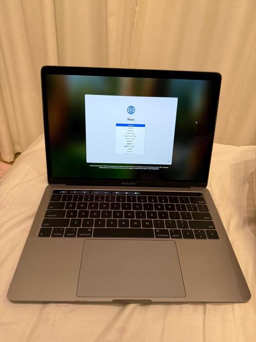 MacBook Pro 2019 13 дюймов, Intel Core i5, 8 GB RAM,  128 GB SSD