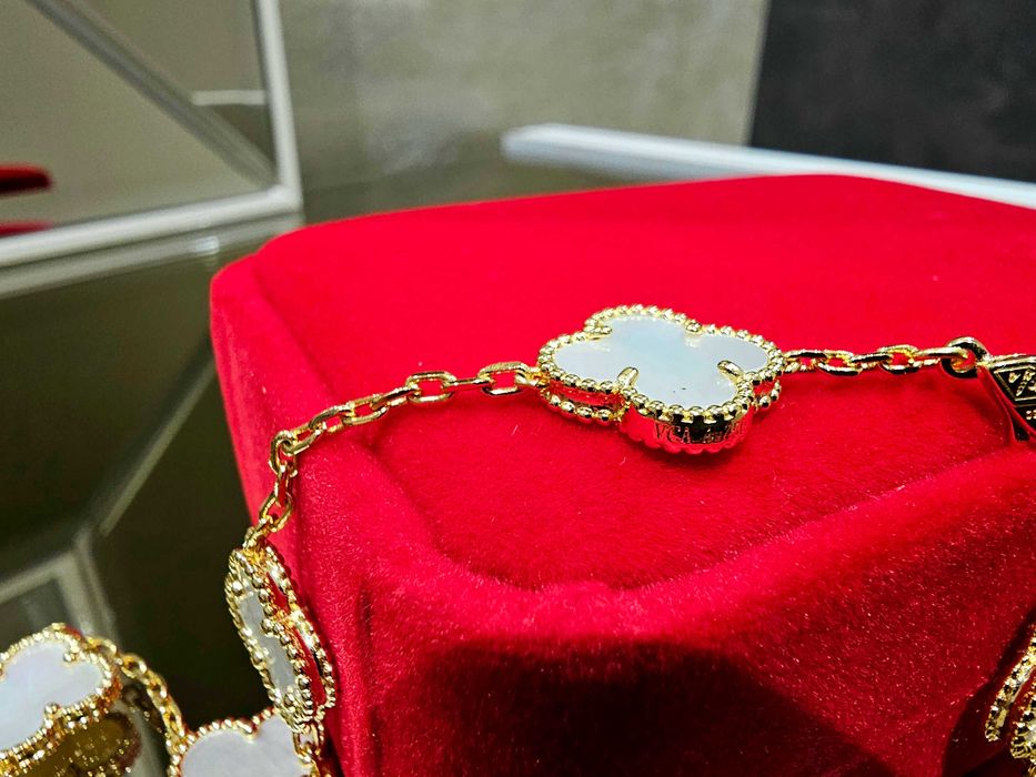 Van Cleef & Arpels VCA Gold Mother 20 Motifs Alhambra Дамско Колие