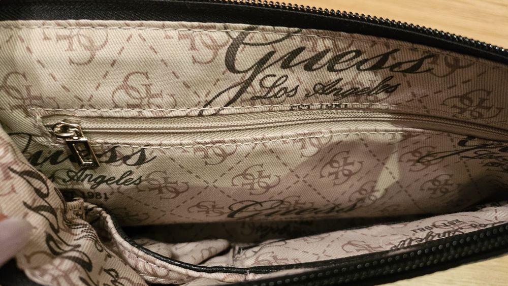 Малка чанта Guess