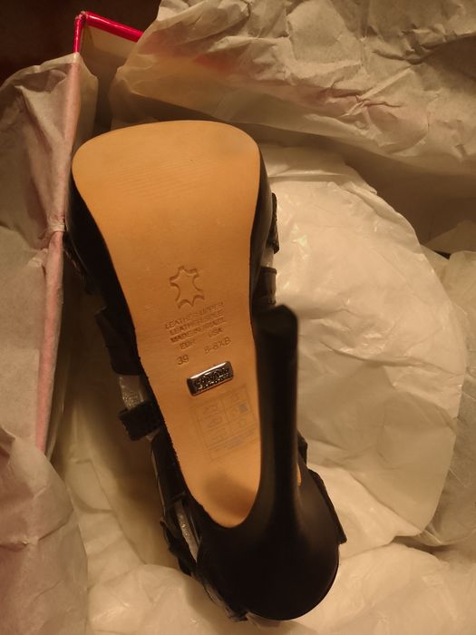 Sandale deosebite ,piele de șarpe