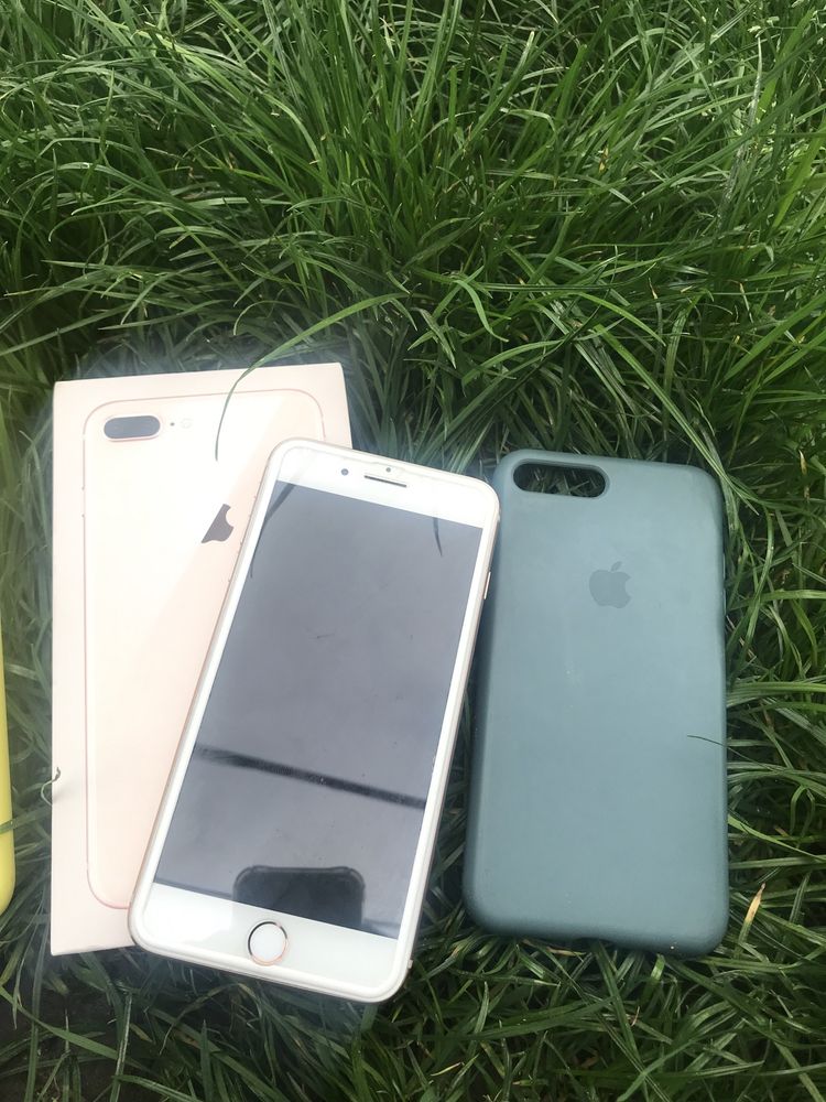 Продам телефон Apple 8Plus