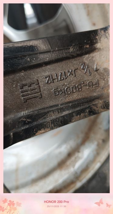 Продам, диски всего ездил один сезон.