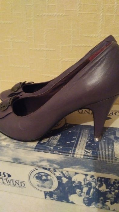 Женская обувь фиолетовый цвет кожа 37 раз