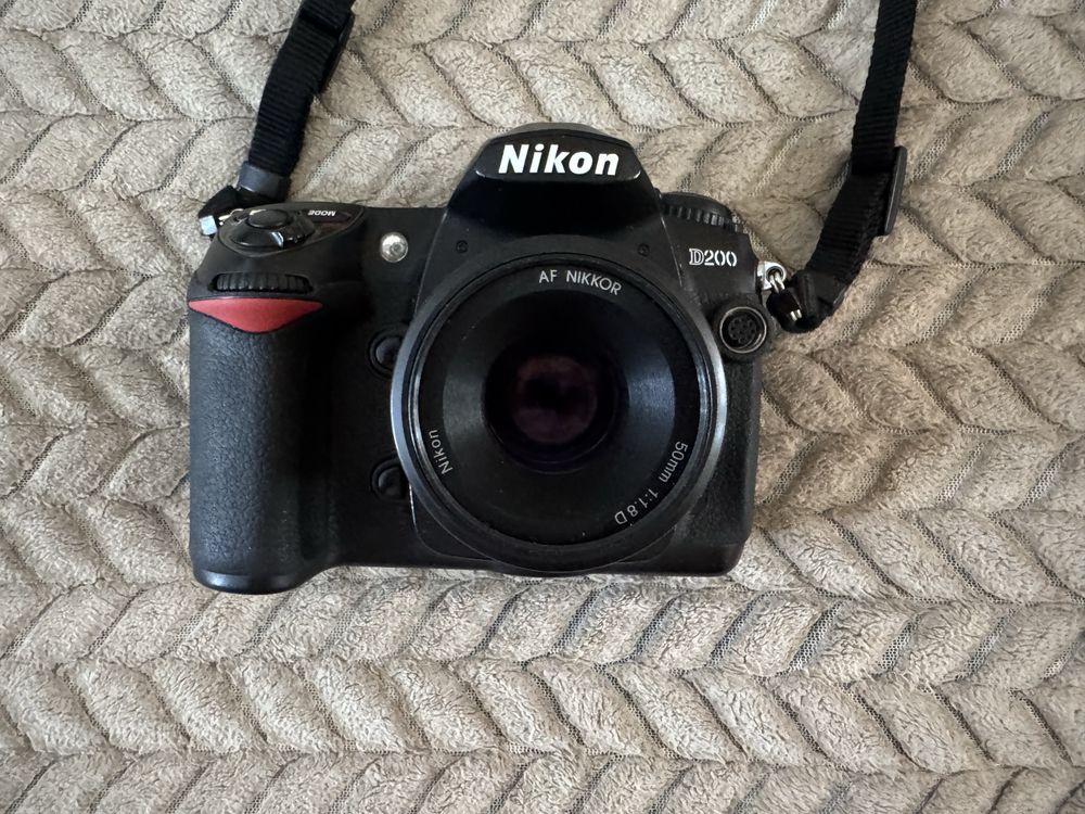 Продам Nikon D200