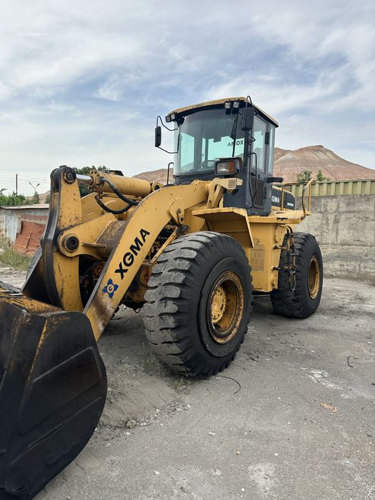 Погрузчик 3 куб ишлаб турипти ,нархи 18.500минг