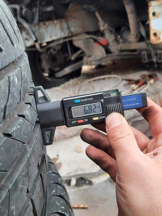 4 Броя 215/50/17 Goodyear 2x7mm 2x6,8mm