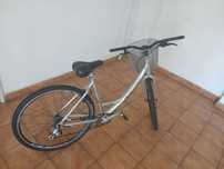 Bicicleta Giant cu coș in fața