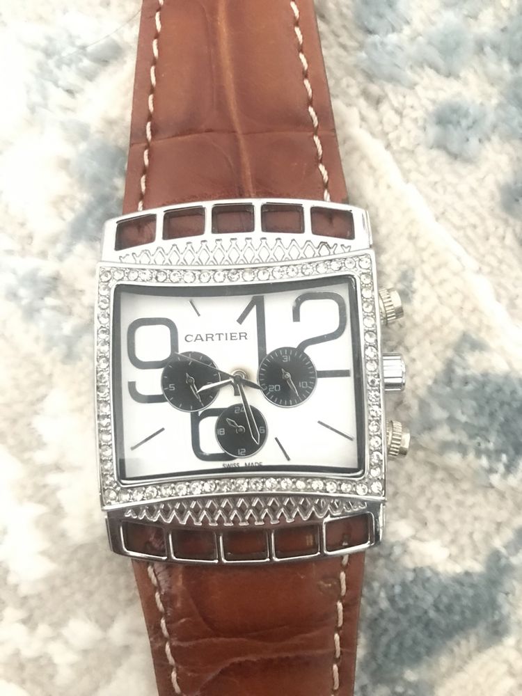 Часы механические Cartier типа с бриллиантами