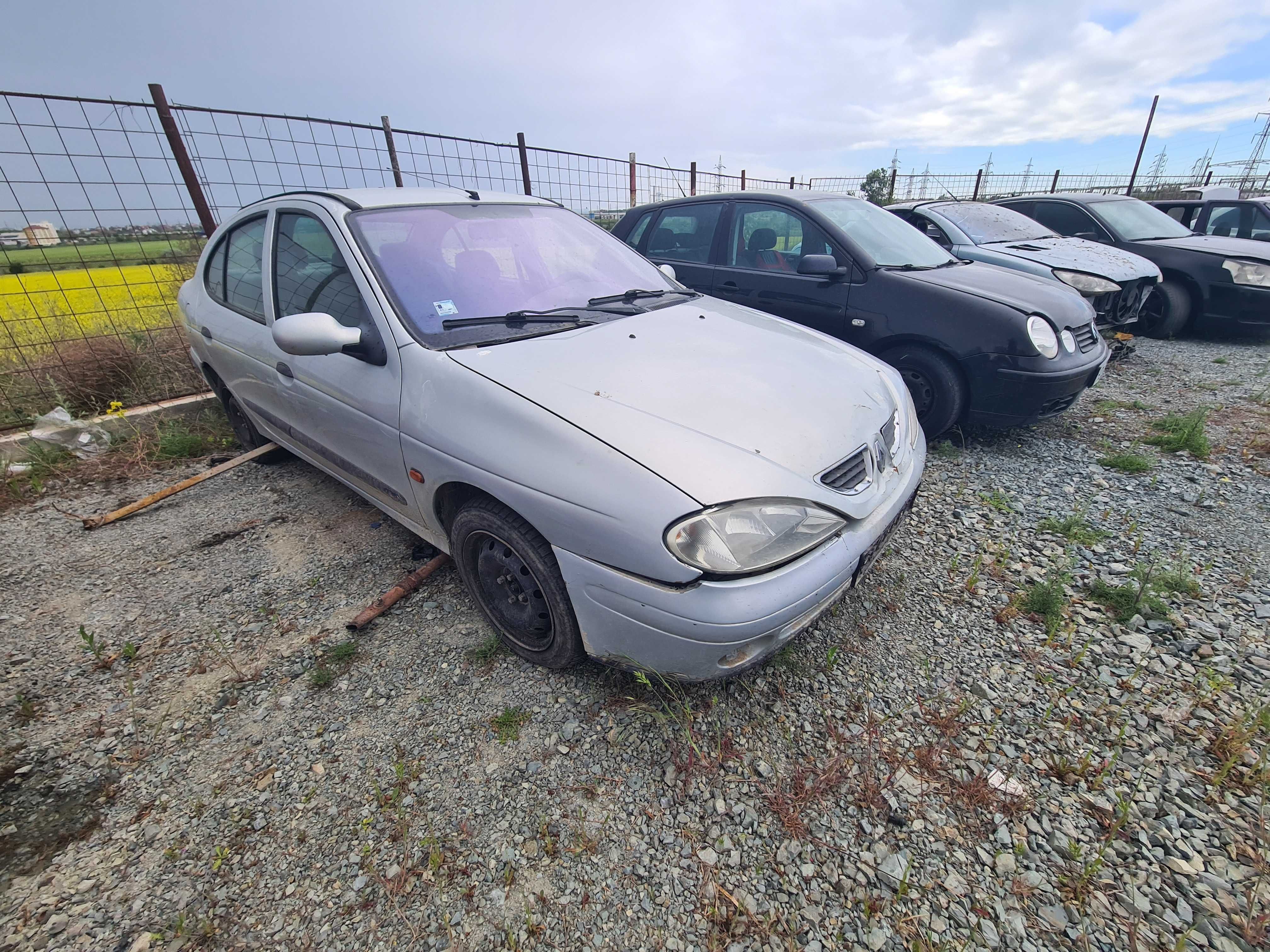 Dezmembram Renault Megane 1