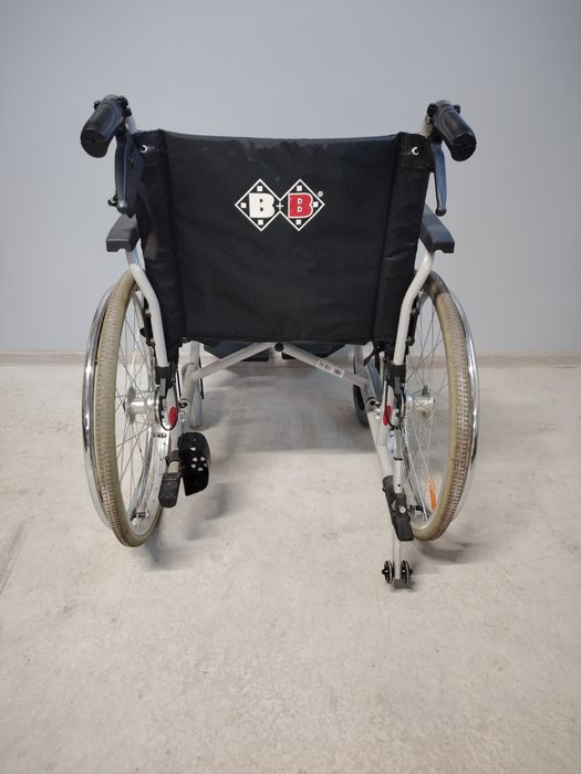 Carucior cu rotile/Fotoliu rulant  pentru persoane cu handicap.049