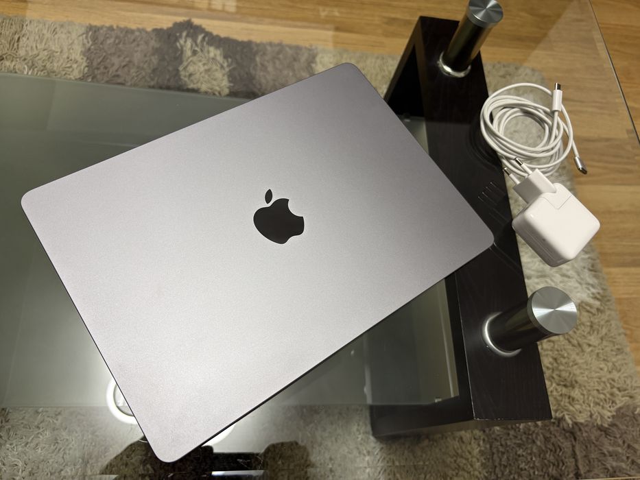 Macbook Air M2 2022 13.6” 512Gb 47 cicluri