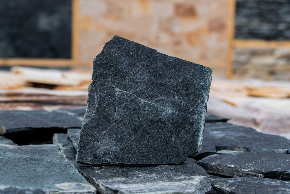 depozit piatra naturala alba poligonala verde grecia