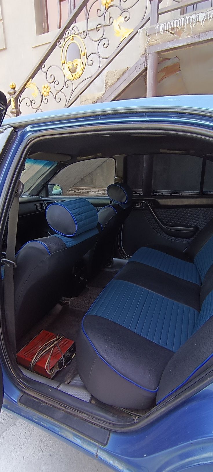 "TOYOTA CARINA E"- в хорошем состоянии