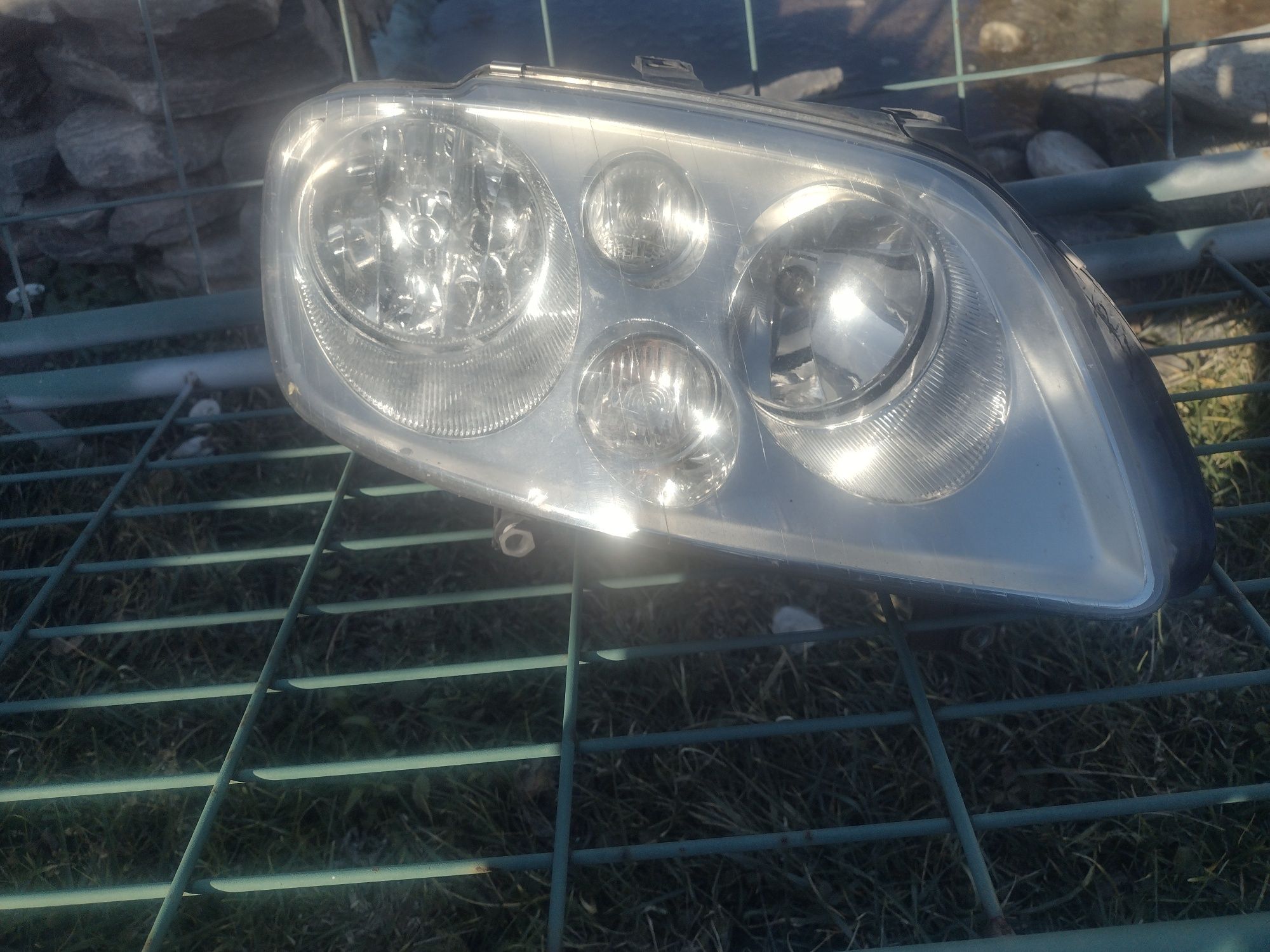 vw touran десен фар