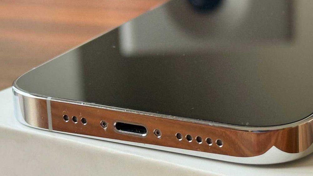 iPhone 14 Pro бял