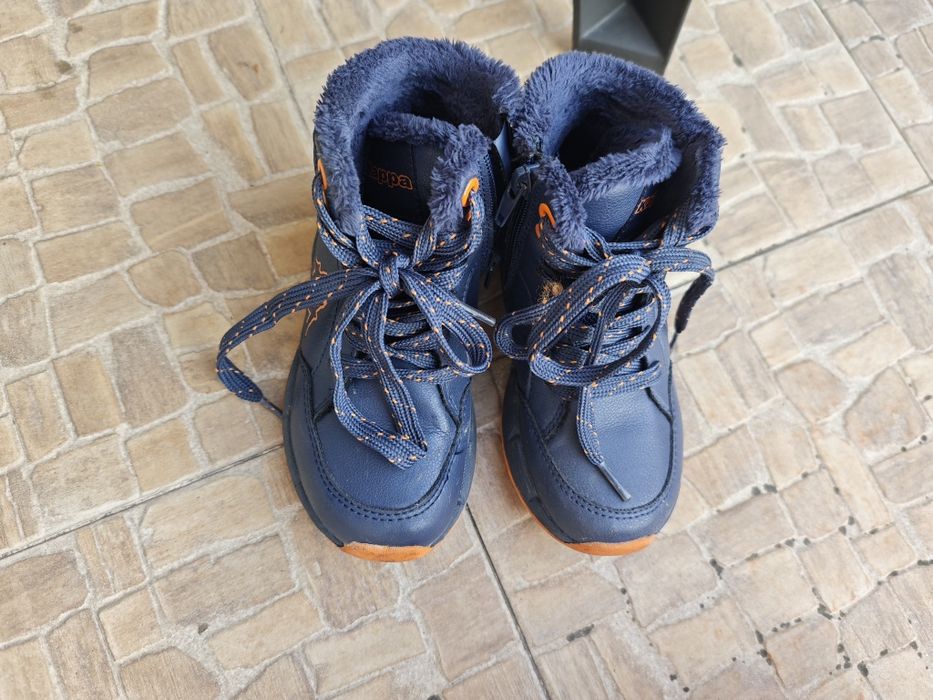 Два чифта детски ботушки за момче
