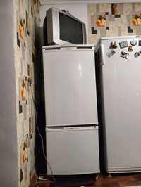 Холодильник Бирюса , в подарок телевизор