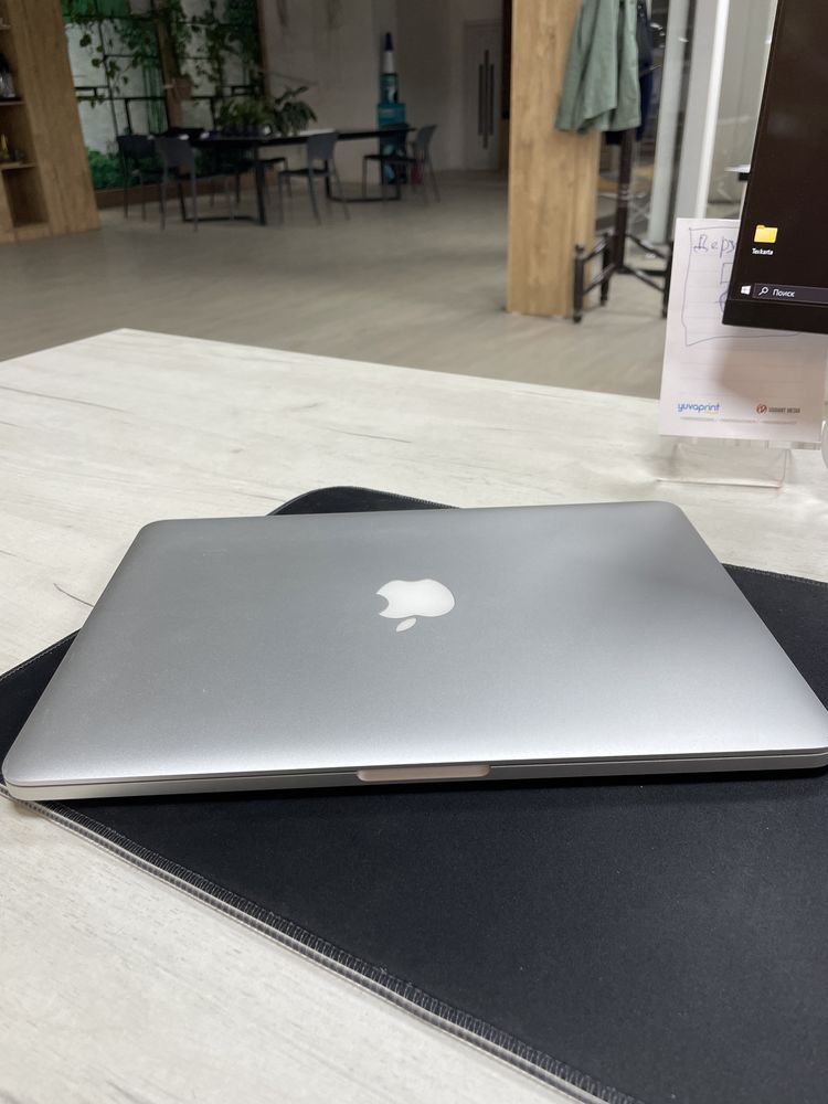 Macbook Pro 2015 13” 8/256 GB