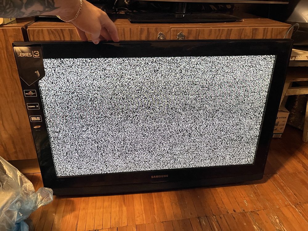 Телевизор Samsung 32 series 3
