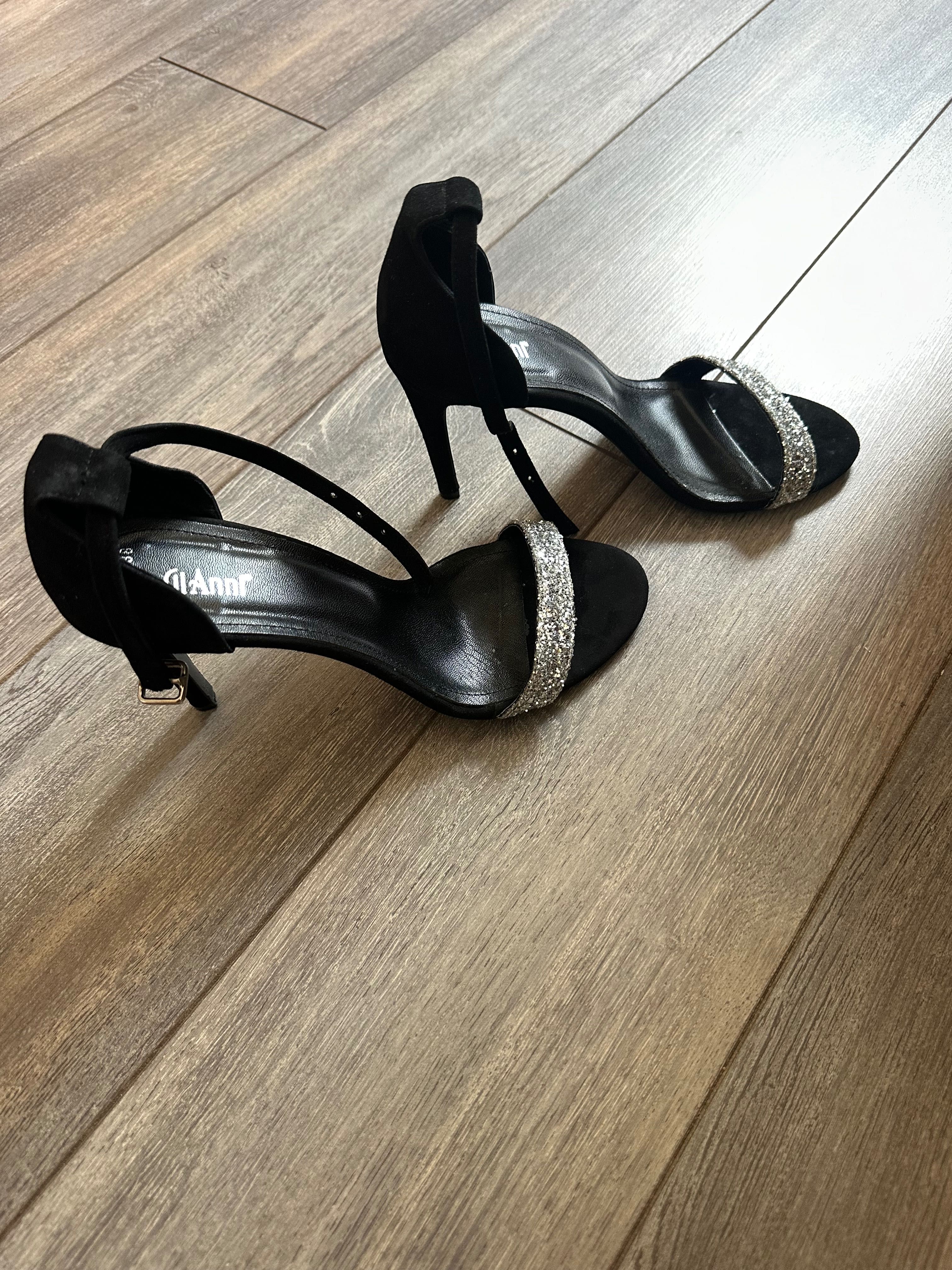 Сандали на ток Gianni