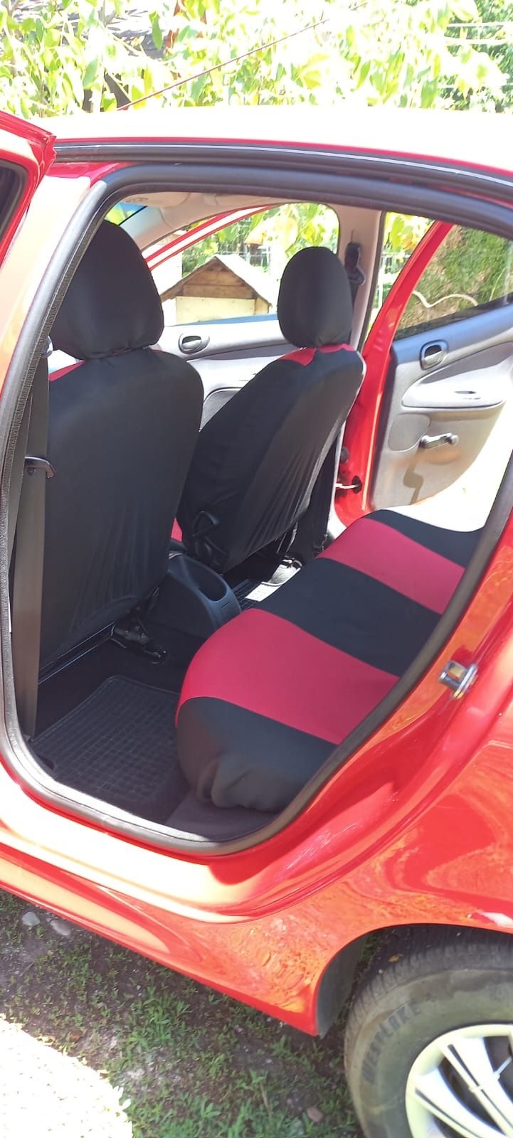 Peugeot 206 , an 2008 , km 96000 , întreținut