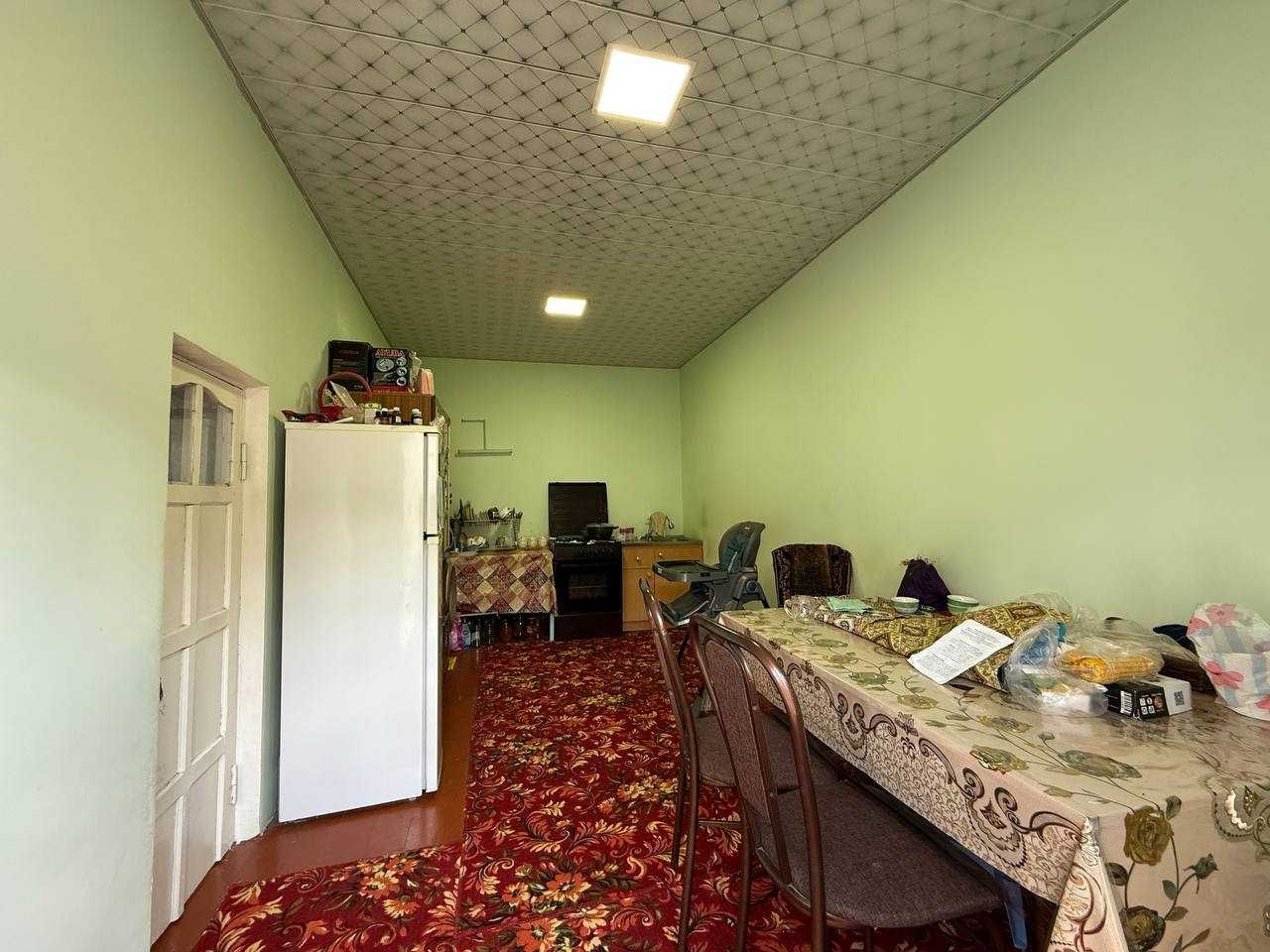 Tayyor 5 sotiqli hovli sotiladi.