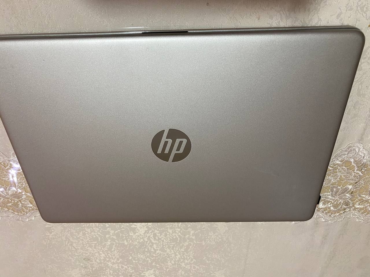 HP 15.6 Laptop ryzen 5 5500u