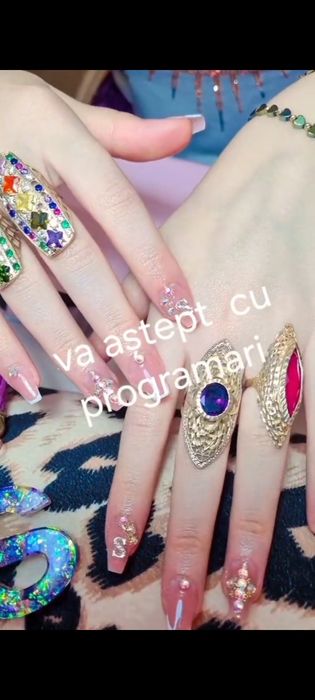 Va aștept la unghi cu gel  si model