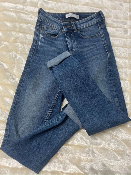 Blugi zara in stare perfecta