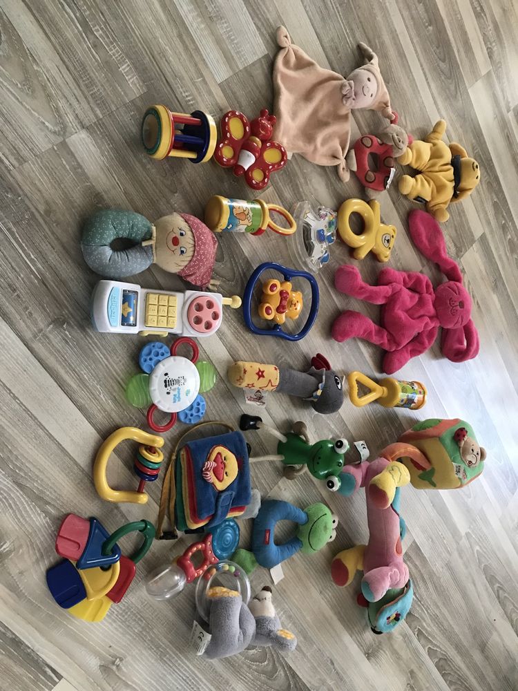 Lot de jucării pt bebeluși