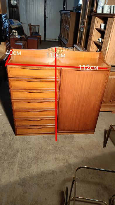 Дървен скрин.    .