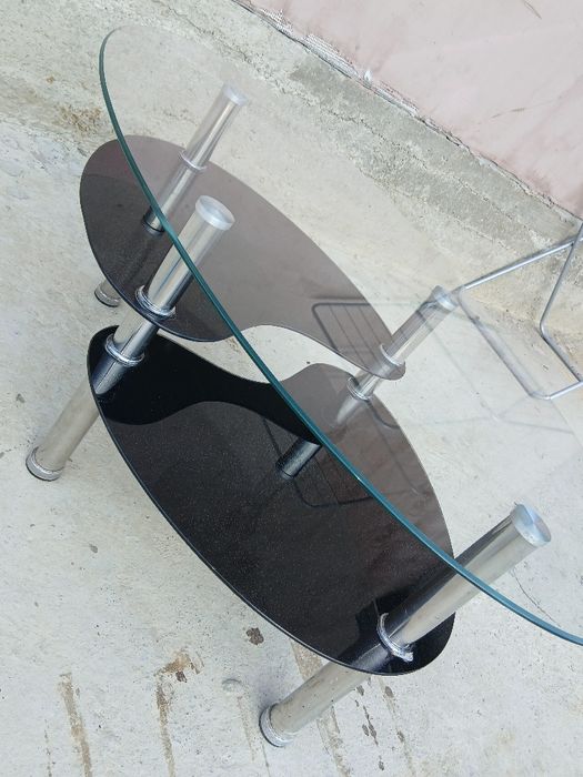 Masa de sticla în stare buna