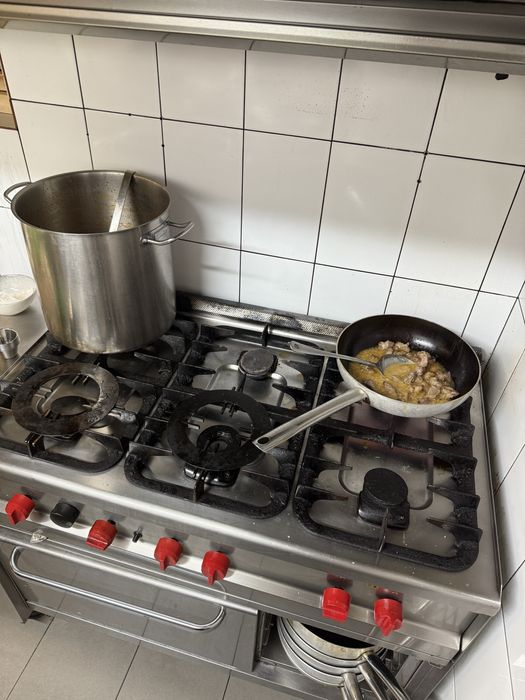 Vand aragaz profesional 6 ochiuri cu cuptor, stare perfecta, pret 3000