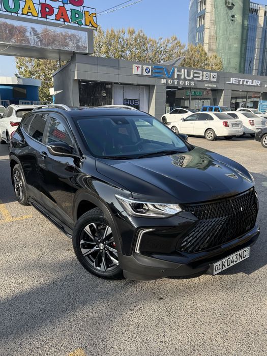 Tracker2 qora rang sotiladi