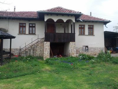 Къща в Ловеч, област-с.Слатина площ 90 цена 88000