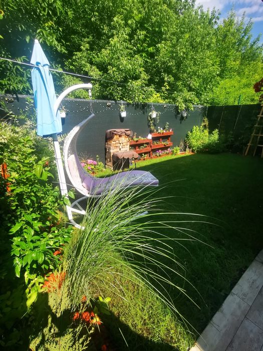 Casa Parter+Etaj+2 locuri de parcare+toate utilitatile situata central