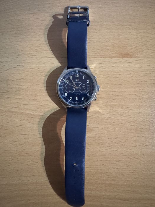 Часовник Tommy Hilfiger