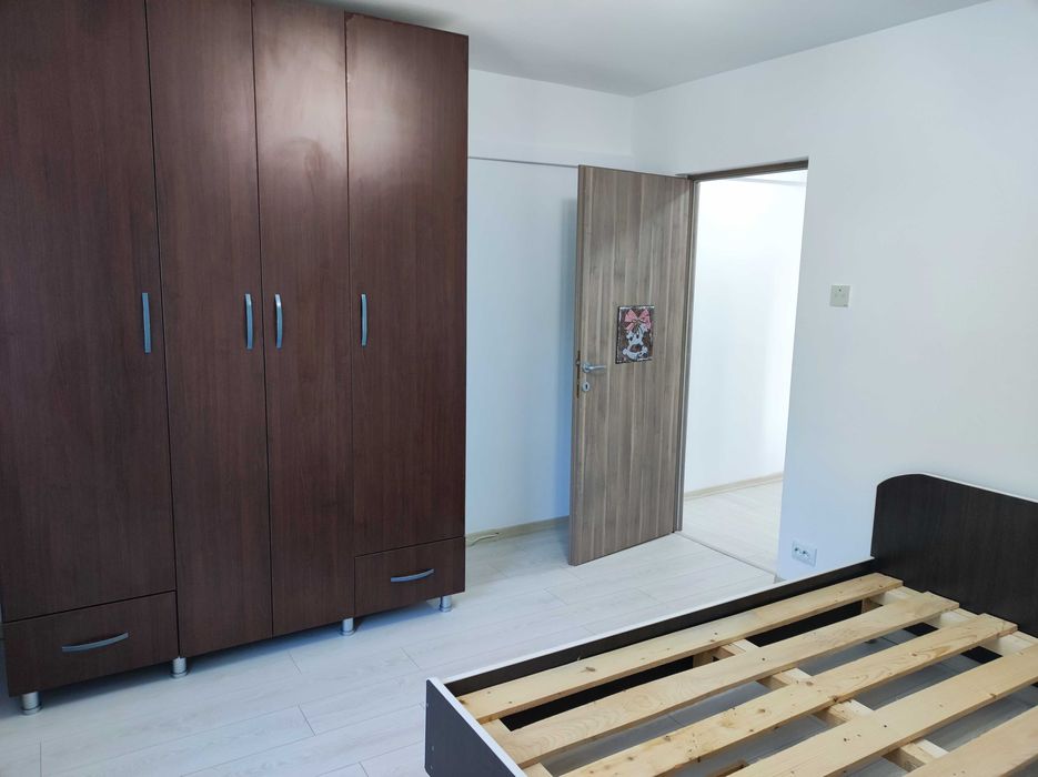 Apartament cu 2 camere de vanzare zona Democratiei