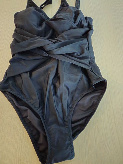 Costum de baie intreg